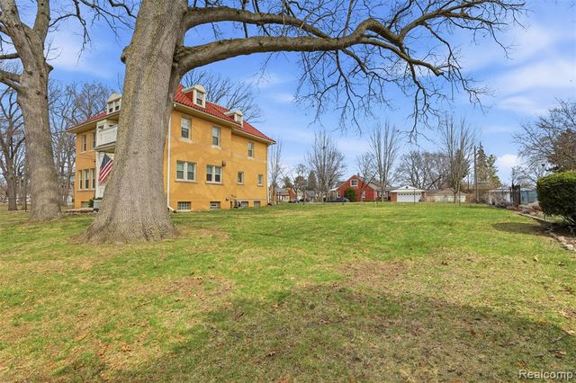 1141 N York Street, Dearborn, MI 48128