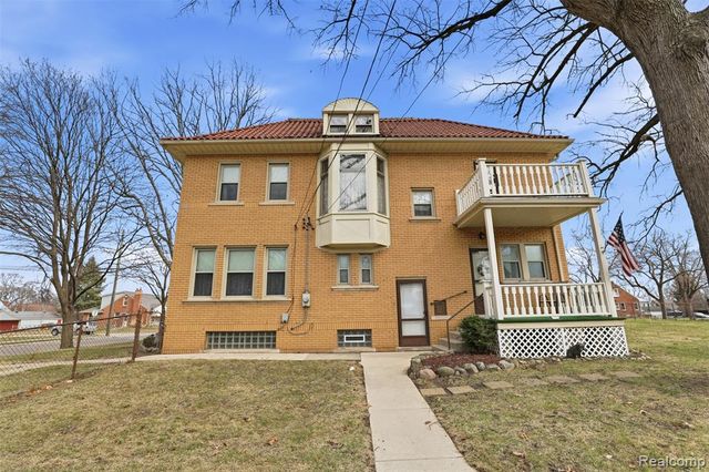 1141 N York Street, Dearborn, MI 48128