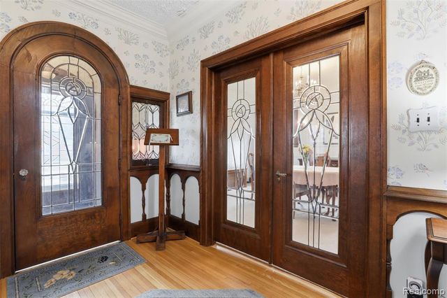 1141 N York Street, Dearborn, MI 48128