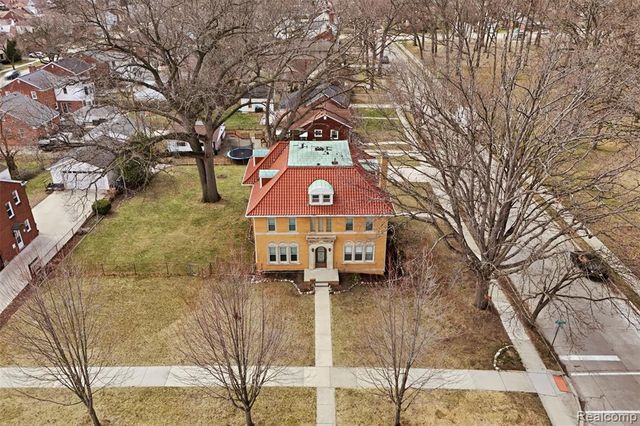 1141 N York Street, Dearborn, MI 48128