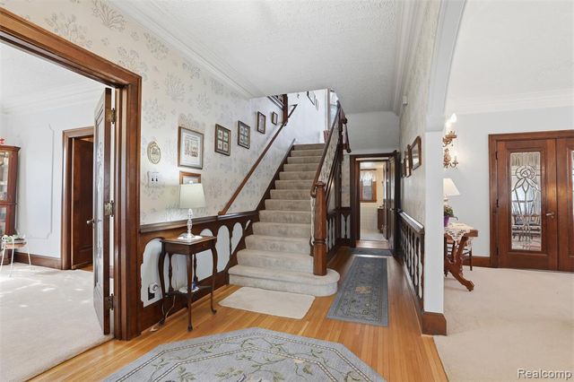 1141 N York Street, Dearborn, MI 48128