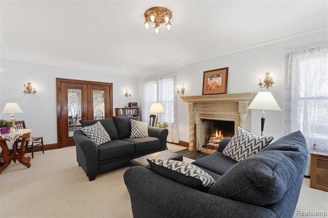 1141 N York Street, Dearborn, MI 48128