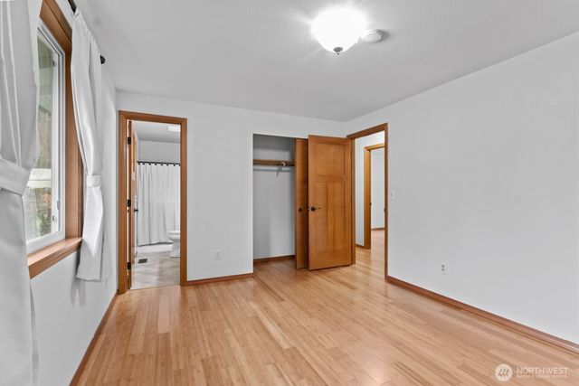 8608 9th Way SE, Lacey, WA 98503