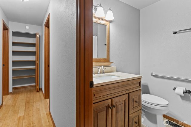 8608 9th Way SE, Lacey, WA 98503