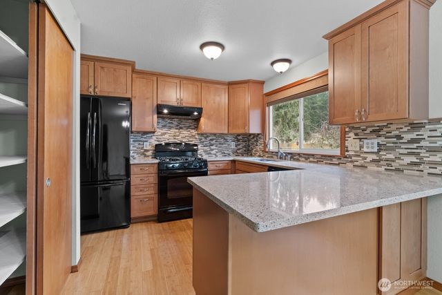 8608 9th Way SE, Lacey, WA 98503