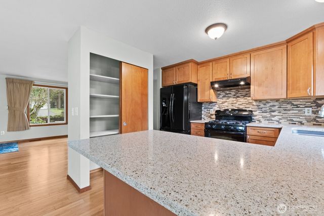 8608 9th Way SE, Lacey, WA 98503