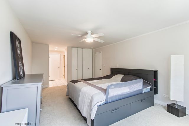 2812 E Bel Aire Drive 303, Arlington Heights, IL 60004