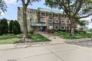 2812 E Bel Aire Drive 303, Arlington Heights, IL 60004