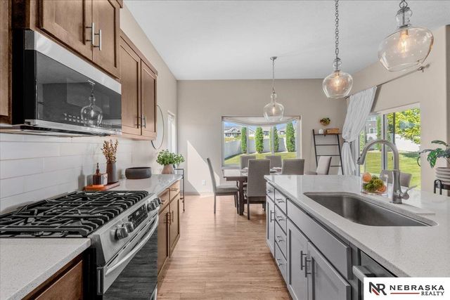 21805 H Street, Omaha, NE 68022