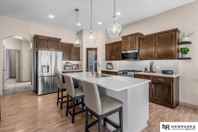 21805 H Street, Omaha, NE 68022