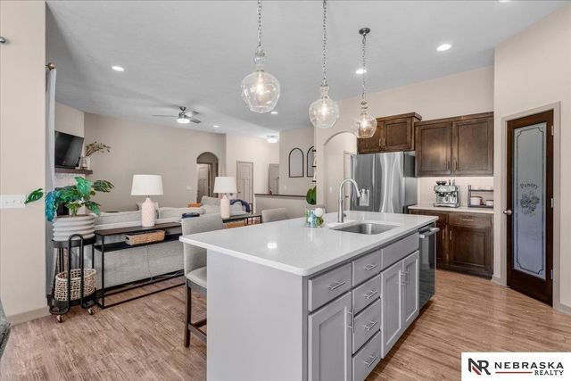 21805 H Street, Omaha, NE 68022