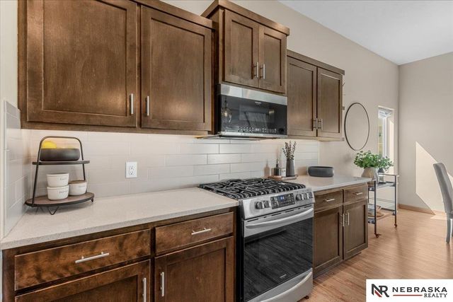 21805 H Street, Omaha, NE 68022