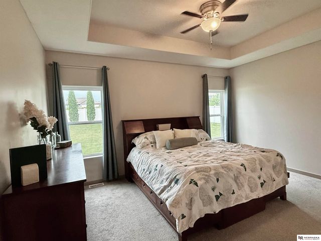 21805 H Street, Omaha, NE 68022