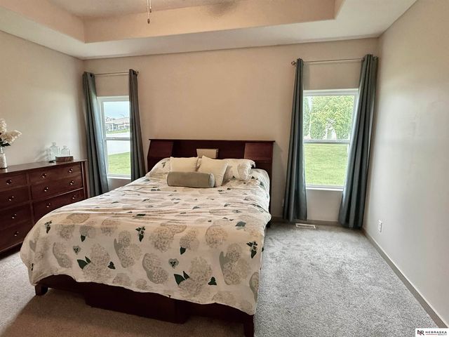 21805 H Street, Omaha, NE 68022