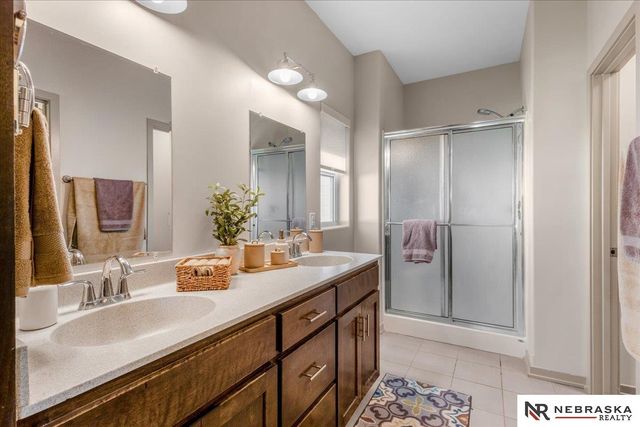 21805 H Street, Omaha, NE 68022