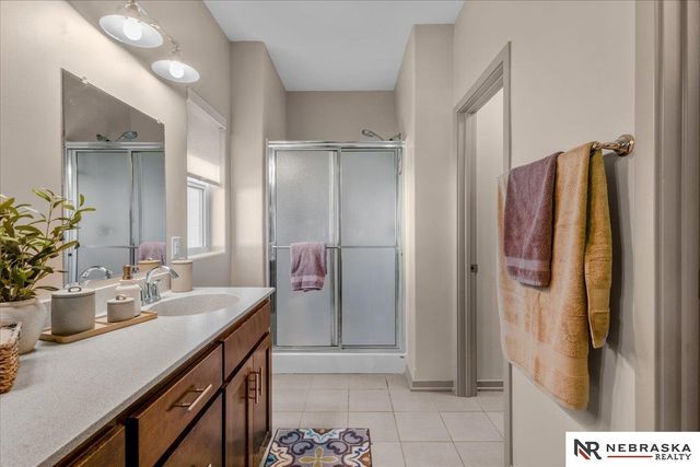 21805 H Street, Omaha, NE 68022