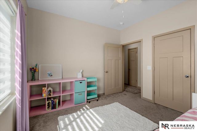 21805 H Street, Omaha, NE 68022