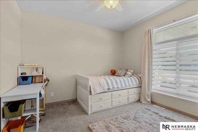 21805 H Street, Omaha, NE 68022