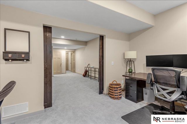 21805 H Street, Omaha, NE 68022