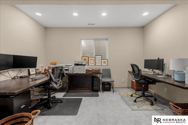 21805 H Street, Omaha, NE 68022