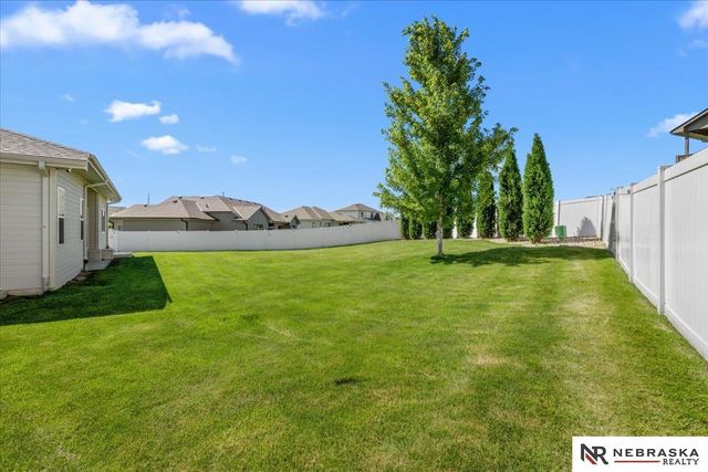 21805 H Street, Omaha, NE 68022
