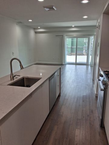 127 Hyde Park A, Boston, MA 02130