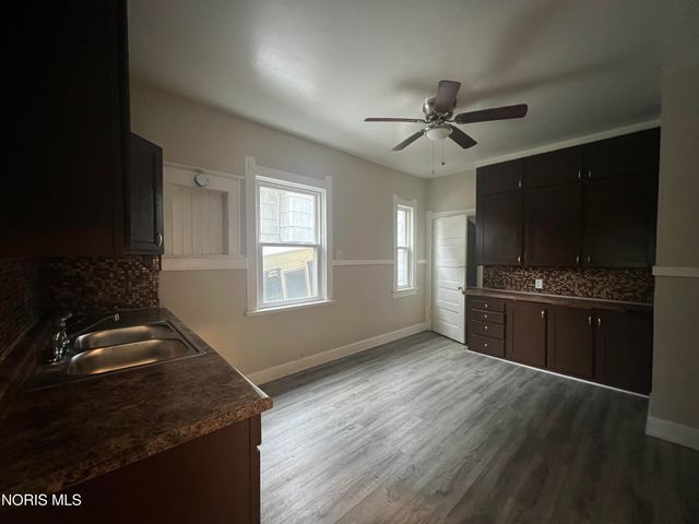 1407 Foster Avenue, Toledo, OH 43606