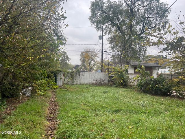 1407 Foster Avenue, Toledo, OH 43606