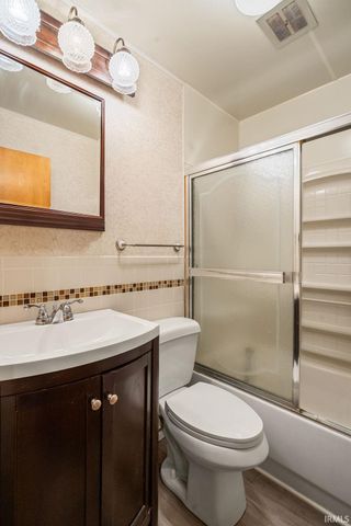 4928 E BARNETT Avenue, Sharpsville, IN 46068