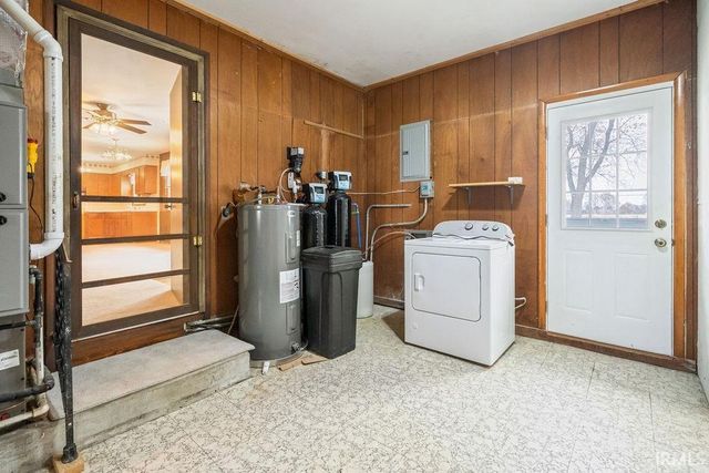 4928 E BARNETT Avenue, Sharpsville, IN 46068