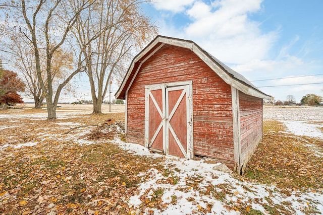 4928 E BARNETT Avenue, Sharpsville, IN 46068