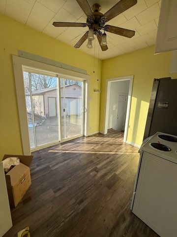 2329 Maple Street, Des Moines, IA 50317