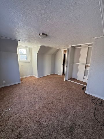 2329 Maple Street, Des Moines, IA 50317