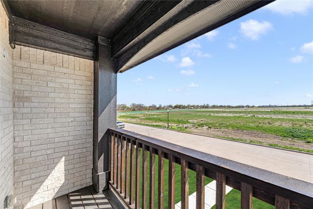 415 Birkdale Lane, Red Oak, TX 75154