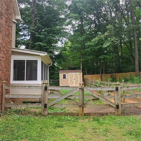 1302 Chickasha Drive, Pfafftown, NC 27040