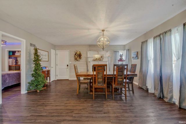 817 E Main Street, Greentown, IN 46936