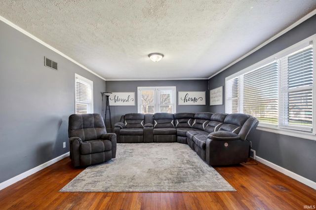 817 E Main Street, Greentown, IN 46936