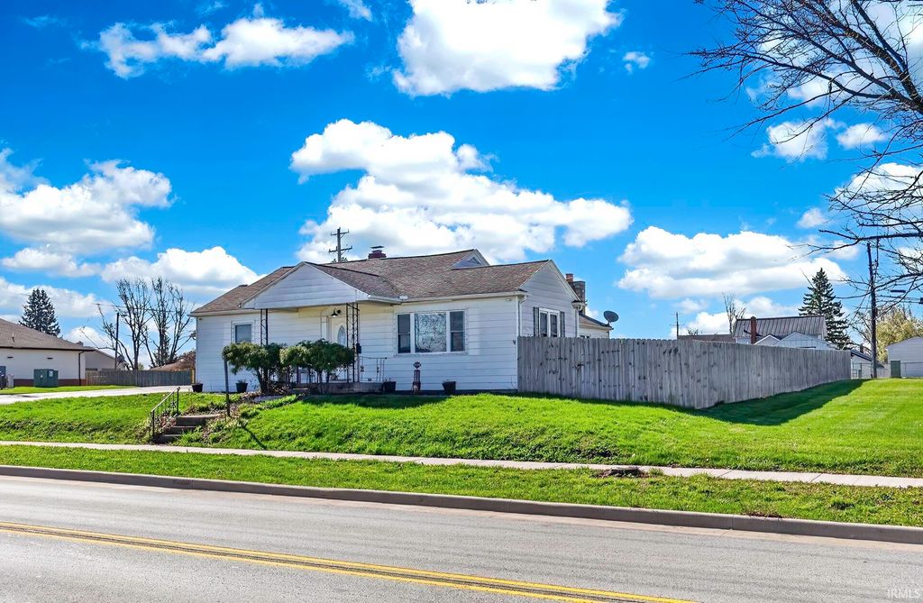 817 E Main Street, Greentown, IN 46936