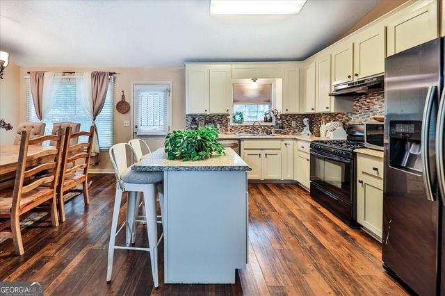 133 Amberwood Lane, Euharlee, GA 30145