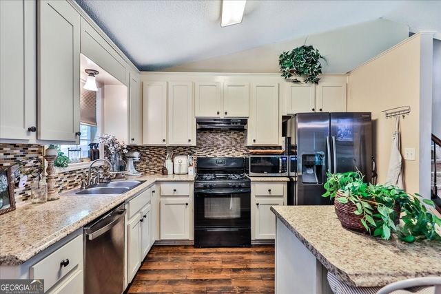 133 Amberwood Lane, Euharlee, GA 30145