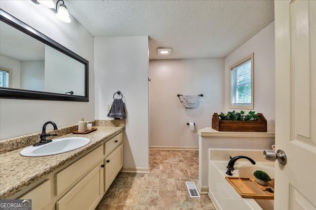 133 Amberwood Lane, Euharlee, GA 30145