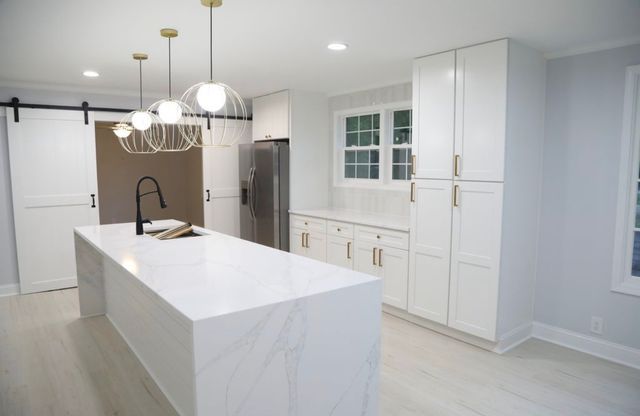 121 Roberta Dr, Hendersonville, TN 37075