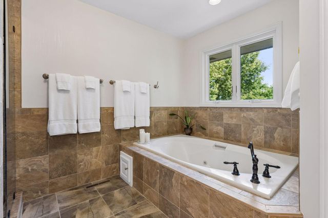 14462 64th Avenue N, Maple Grove, MN 55311
