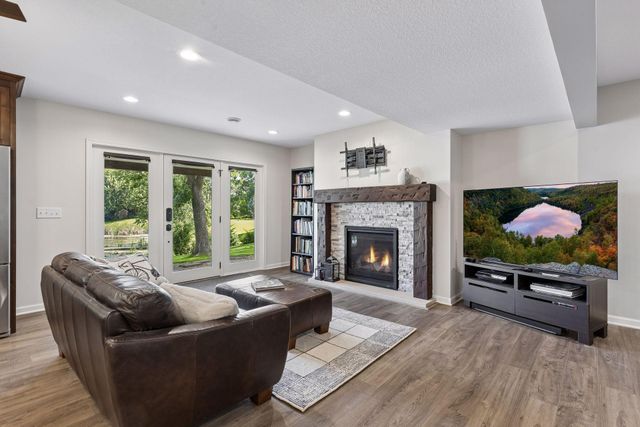 14462 64th Avenue N, Maple Grove, MN 55311