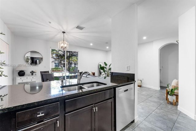 134 SE 28th Ter 10, Homestead, FL 33033
