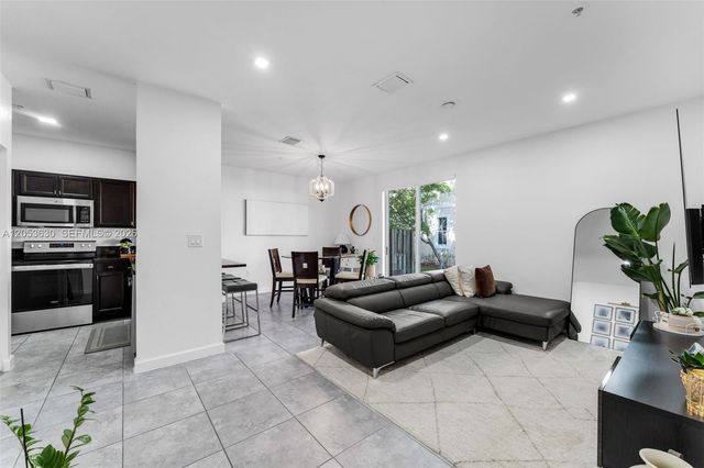 134 SE 28th Ter 10, Homestead, FL 33033