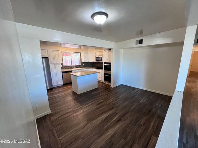 7130 E 30th, Tucson, AZ 85710