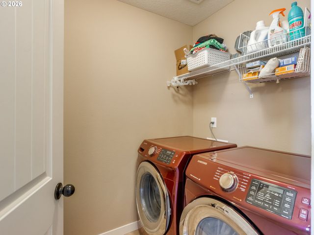 697 Se MILLRIGHT Ct, Mc Minnville, OR 97128
