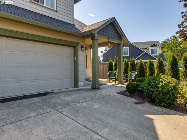 697 Se MILLRIGHT Ct, Mc Minnville, OR 97128