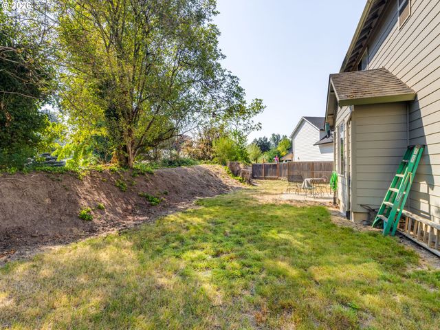 697 Se MILLRIGHT Ct, Mc Minnville, OR 97128